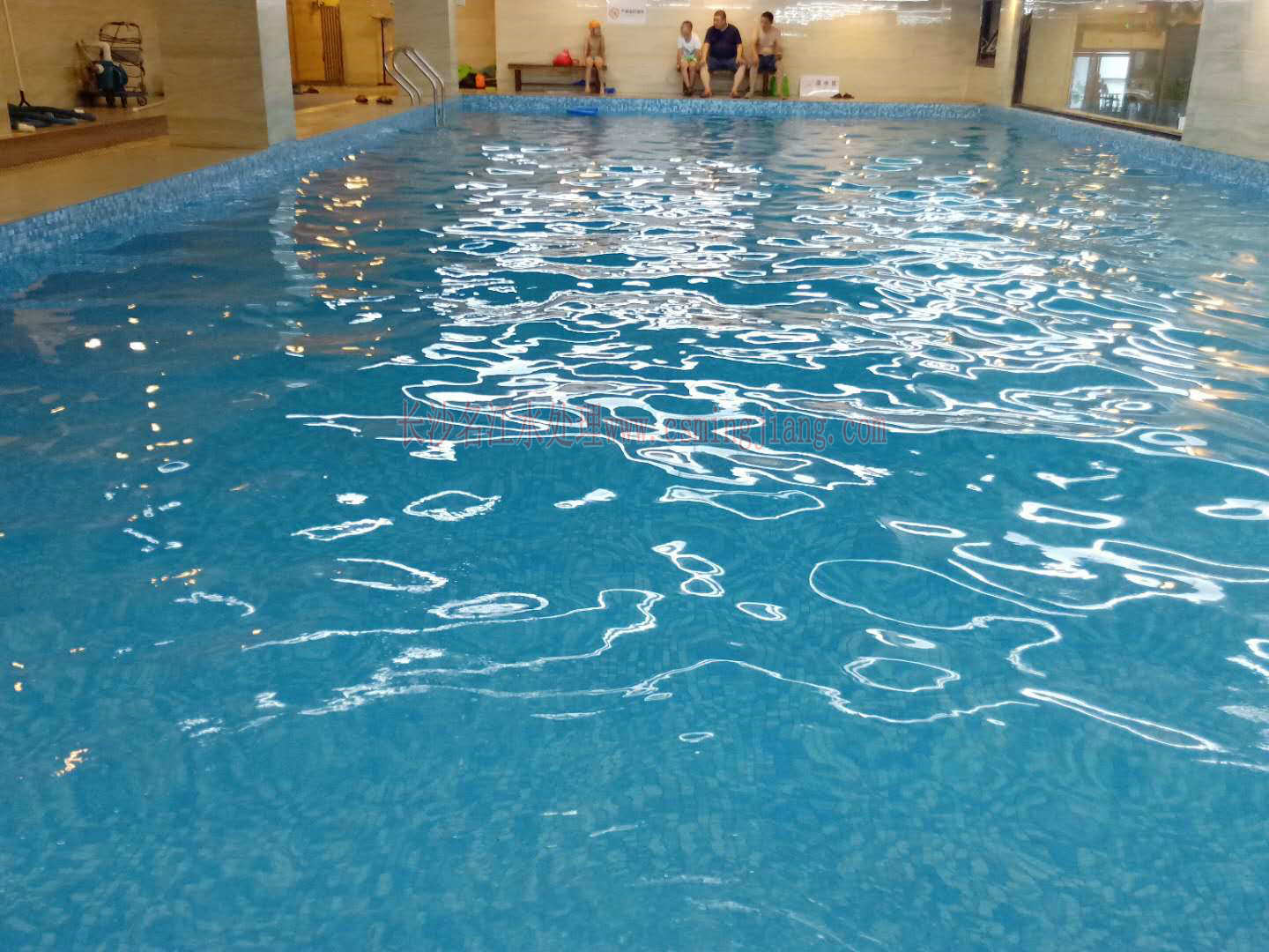 长沙绿地中心恒温游泳池