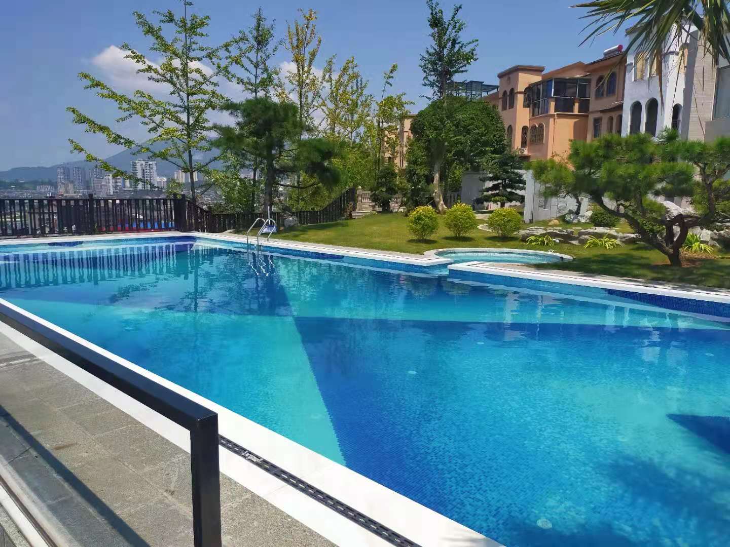 怀化溆浦荆总室外别墅游泳池